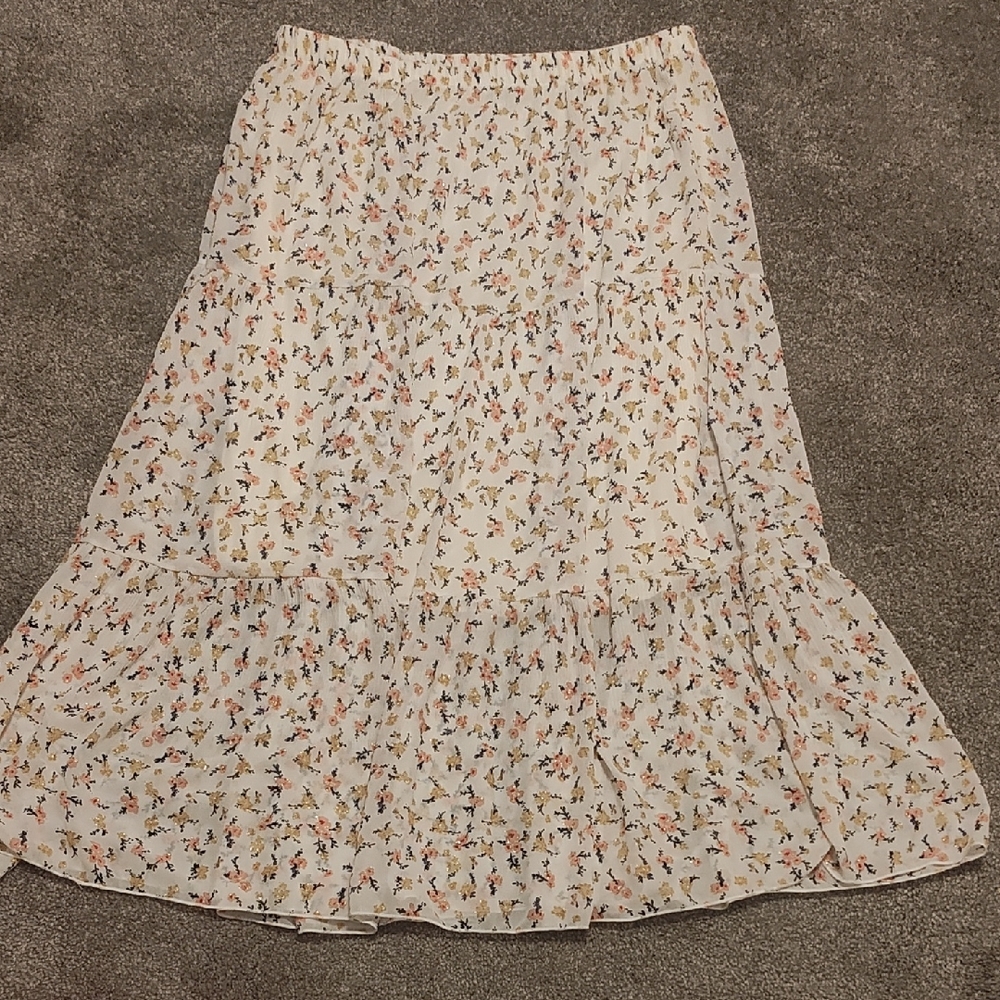 Elegant Floral A-Line Skirt in Cream
